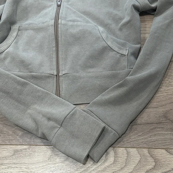 SKIMS Gray Women's Zip-Up Jacket. Like new - Picture 2 of 6